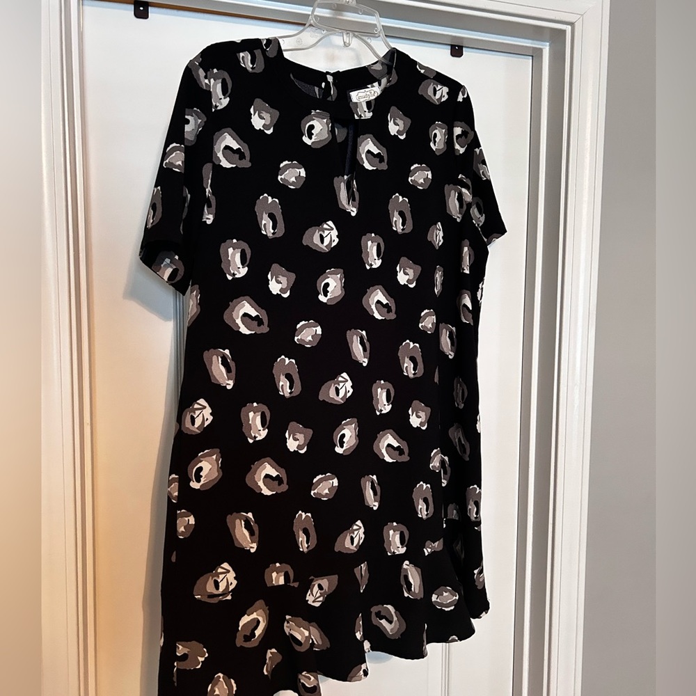 Dress with ruffle bottom